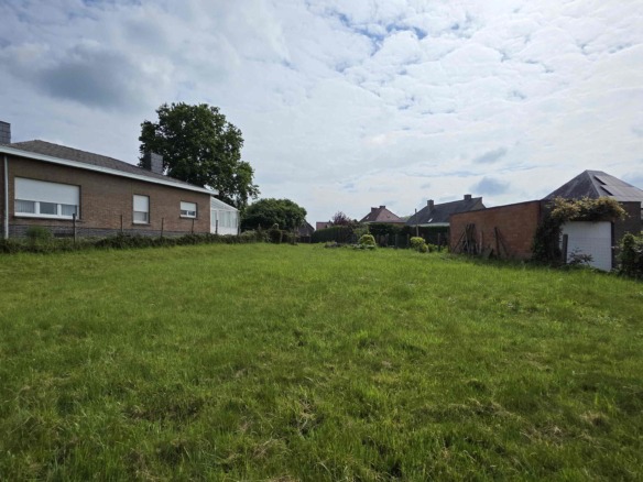 Bouwgrond voor open bebouwing op gunstige locatie
