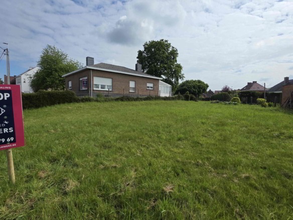 Bouwgrond voor open bebouwing op gunstige locatie
