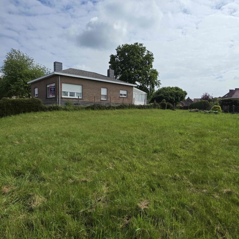 Bouwgrond voor open bebouwing op gunstige locatie