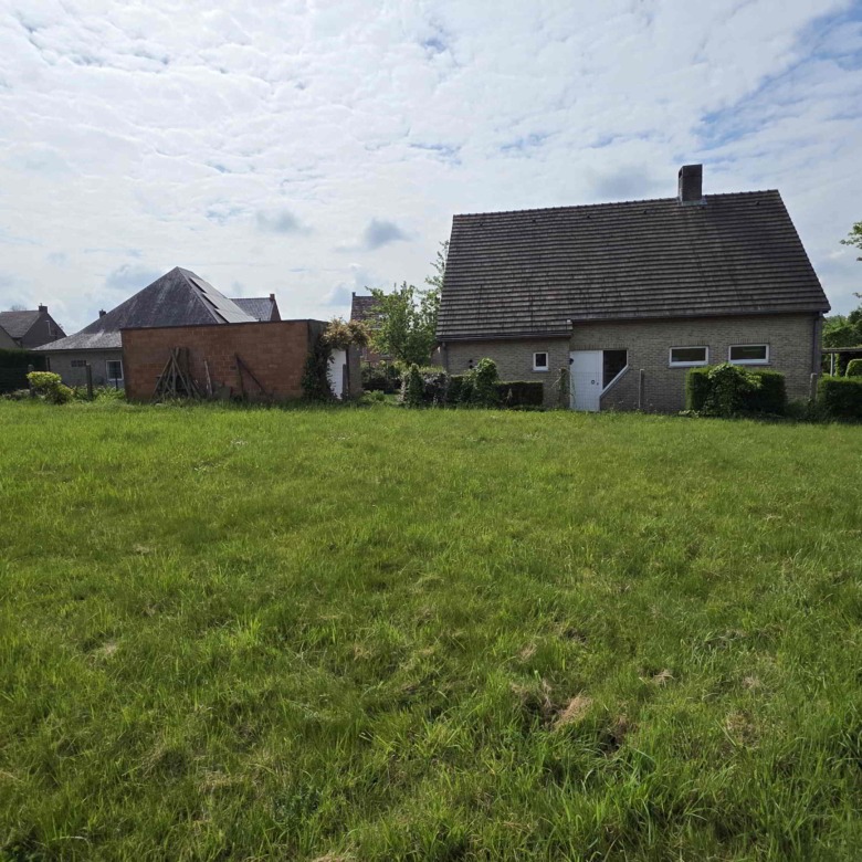 Bouwgrond voor open bebouwing op gunstige locatie