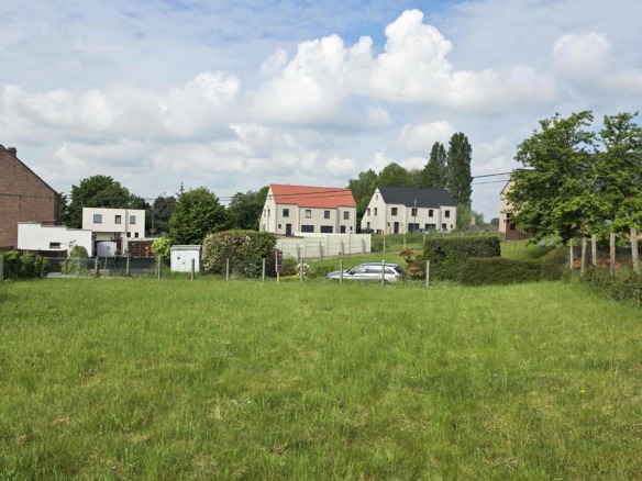 Bouwgrond voor open bebouwing op gunstige locatie