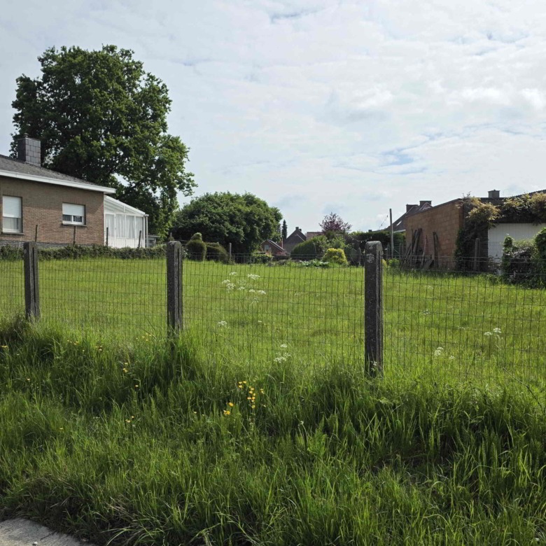 Bouwgrond voor open bebouwing op gunstige locatie