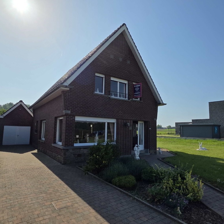Kloeke open bebouwing met prachtige verzichten en tal van mogelijkheden op toplocatie