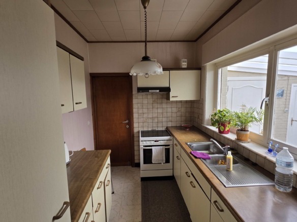 Kloeke open bebouwing met prachtige verzichten en tal van mogelijkheden op toplocatie