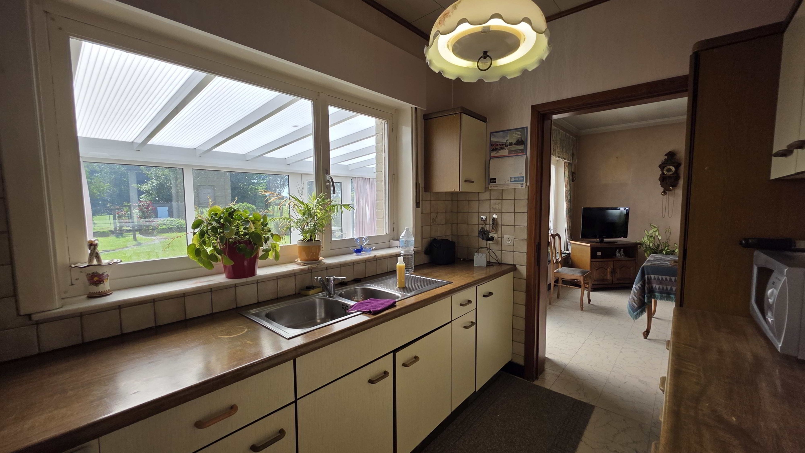 Kloeke open bebouwing met prachtige verzichten en tal van mogelijkheden op toplocatie