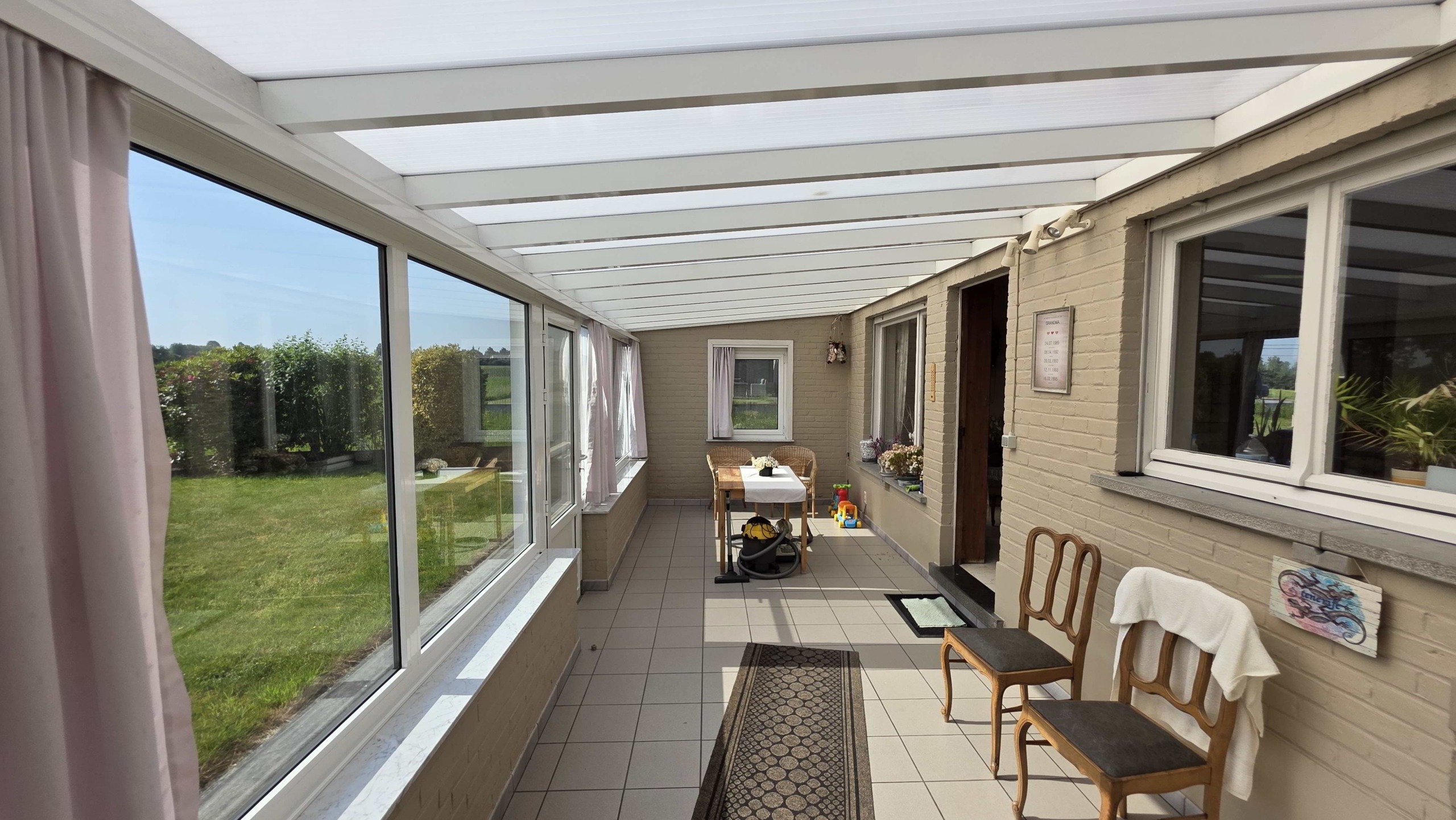 Kloeke open bebouwing met prachtige verzichten en tal van mogelijkheden op toplocatie