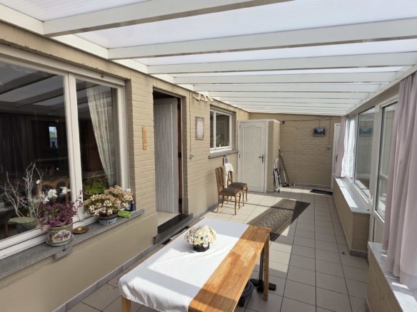 Kloeke open bebouwing met prachtige verzichten en tal van mogelijkheden op toplocatie