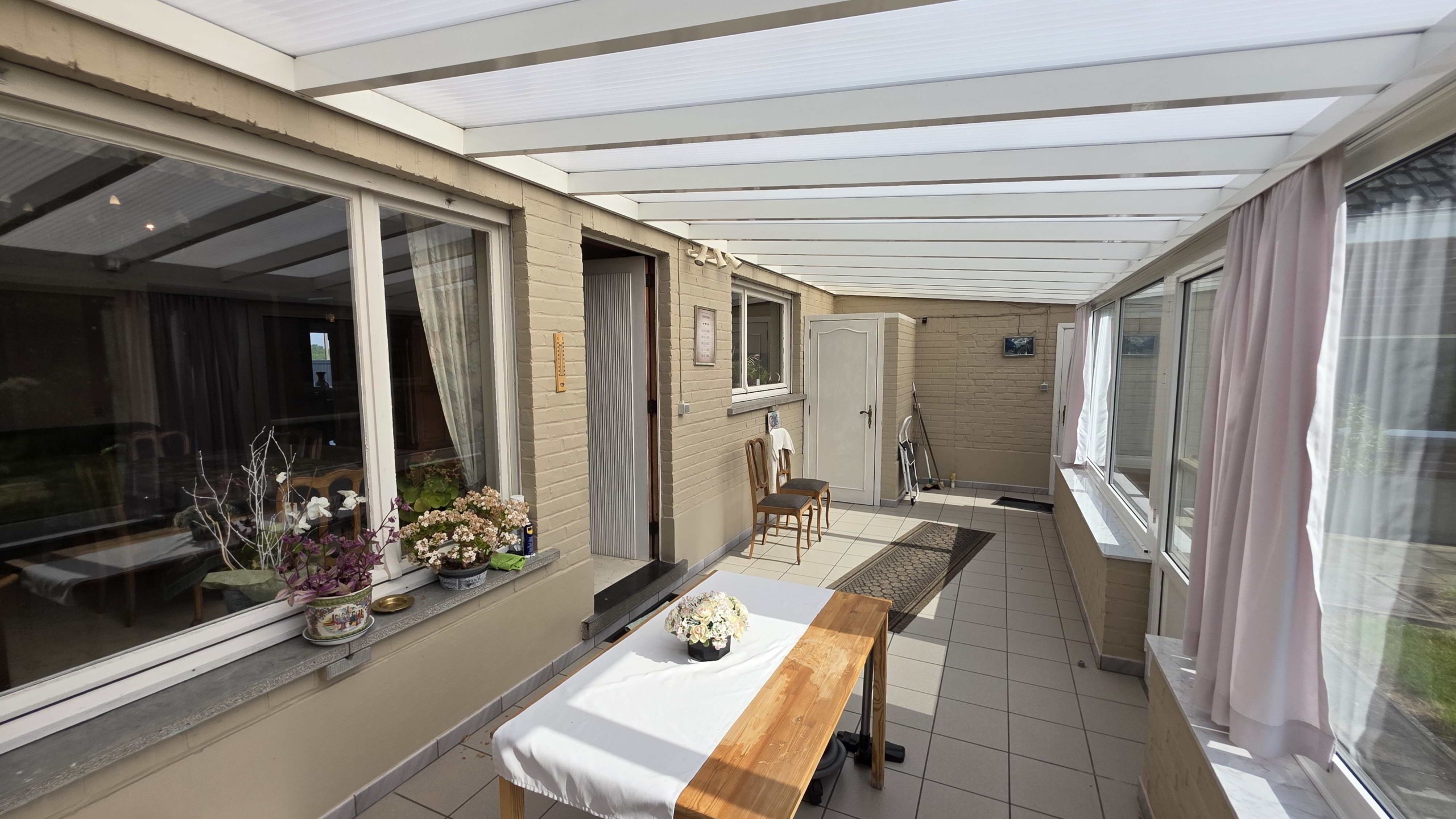 Kloeke open bebouwing met prachtige verzichten en tal van mogelijkheden op toplocatie