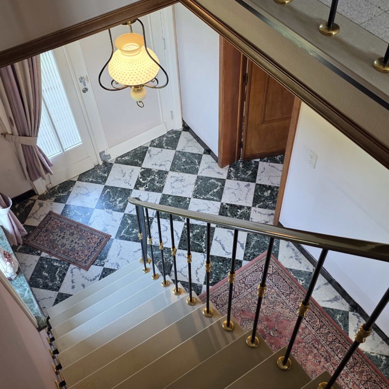 Kloeke open bebouwing met prachtige verzichten en tal van mogelijkheden op toplocatie