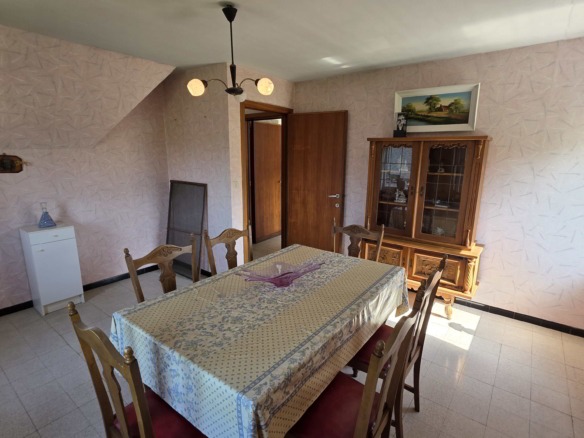 Kloeke open bebouwing met prachtige verzichten en tal van mogelijkheden op toplocatie