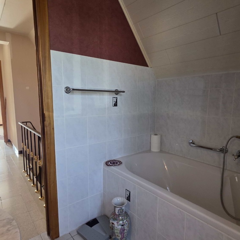 Kloeke open bebouwing met prachtige verzichten en tal van mogelijkheden op toplocatie