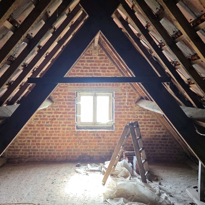 Kloeke open bebouwing met prachtige verzichten en tal van mogelijkheden op toplocatie