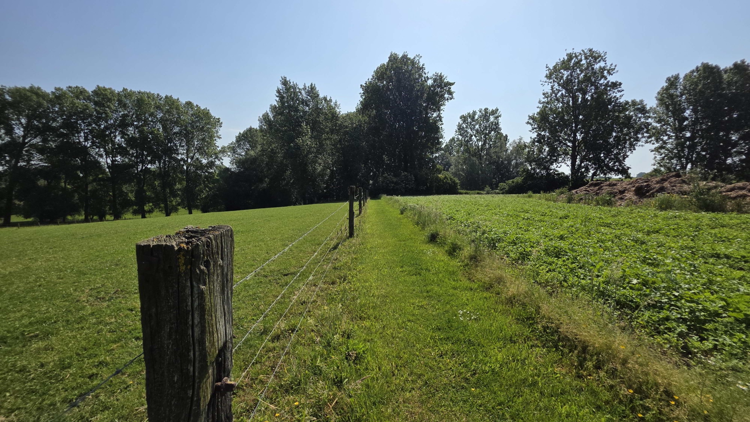 Kloeke open bebouwing met prachtige verzichten en tal van mogelijkheden op toplocatie