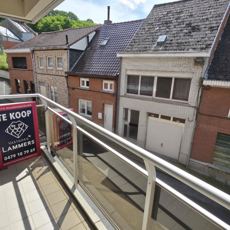 Verzorgd appartement met 2 slpks, groot terras (42 m²!) en garage!