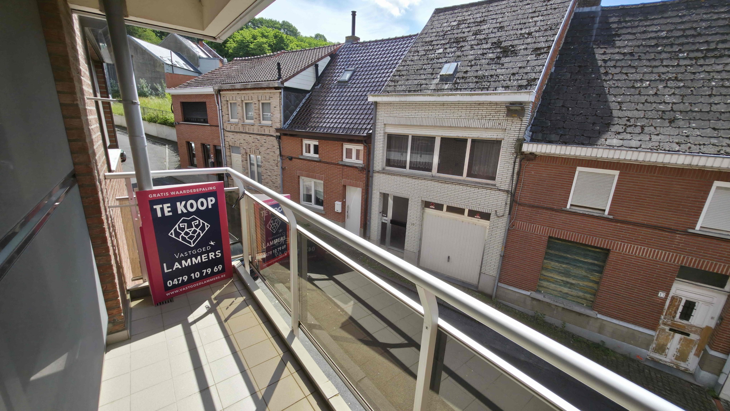 Verzorgd appartement met 2 slpks, groot terras (42 m²!) en garage!