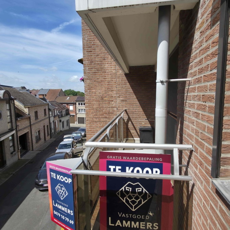 Verzorgd appartement met 2 slpks, groot terras (42 m²!) en garage!