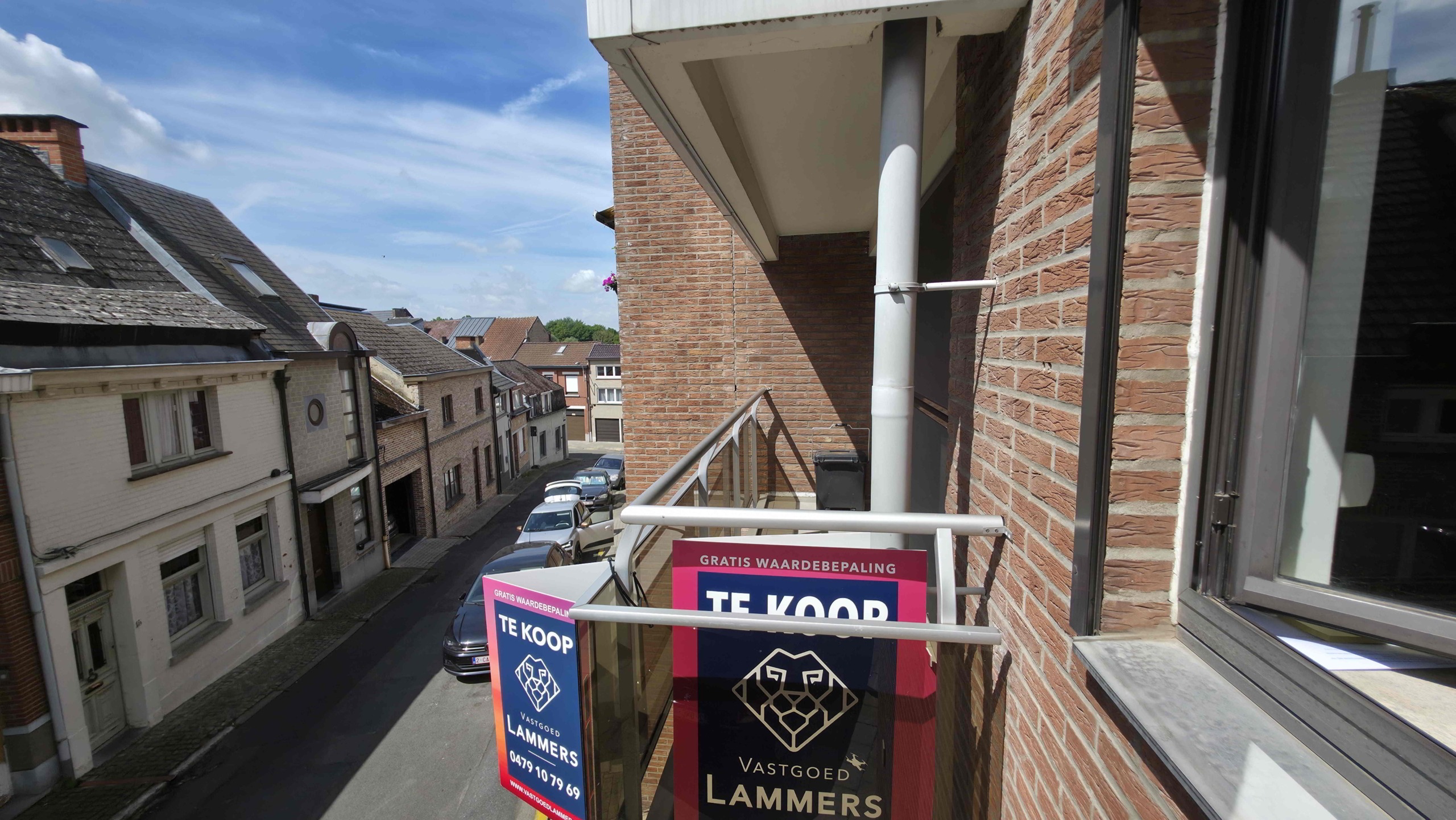 Verzorgd appartement met 2 slpks, groot terras (42 m²!) en garage!