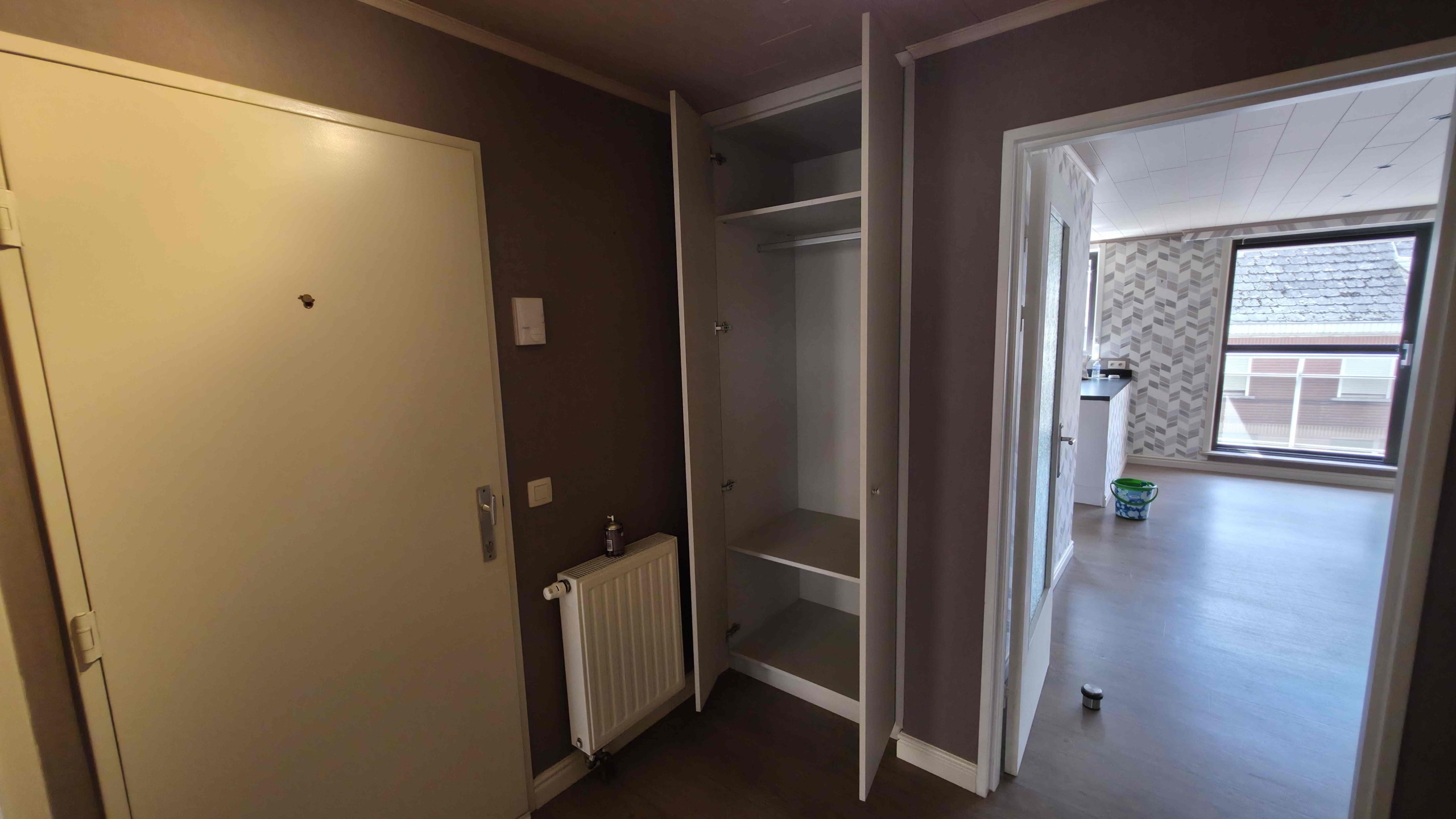 Verzorgd appartement met 2 slpks, groot terras (42 m²!) en garage!