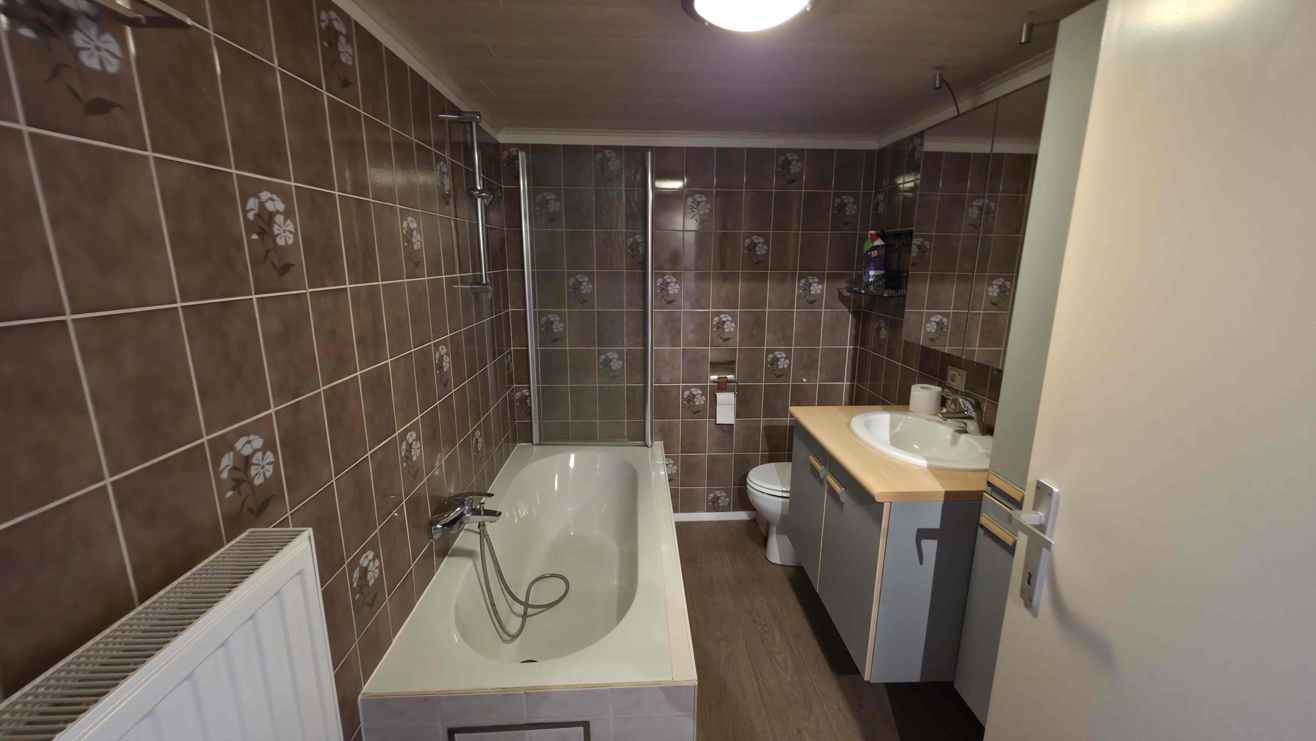 Verzorgd appartement met 2 slpks, groot terras (42 m²!) en garage!