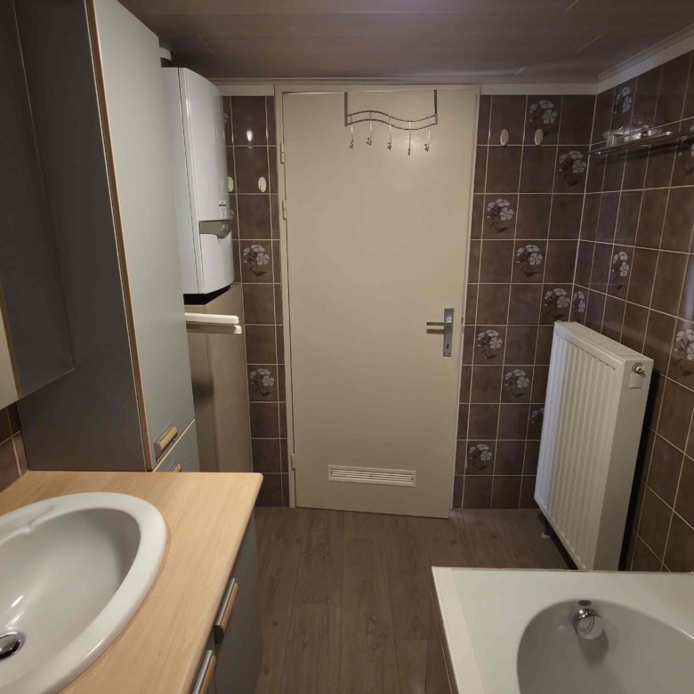 Verzorgd appartement met 2 slpks, groot terras (42 m²!) en garage!