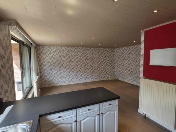 Verzorgd appartement met 2 slpks, groot terras (42 m²!) en garage!
