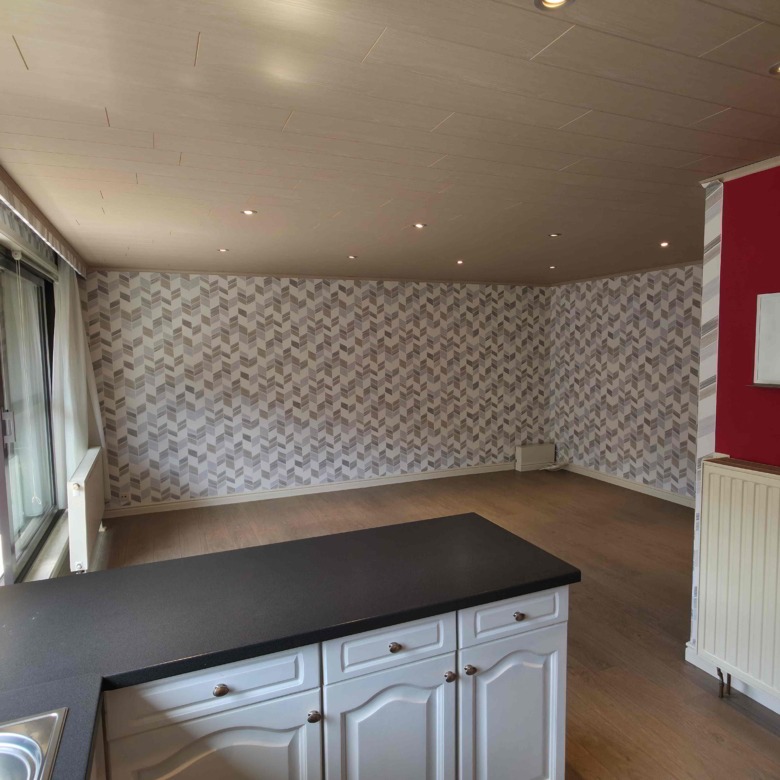 Verzorgd appartement met 2 slpks, groot terras (42 m²!) en garage!