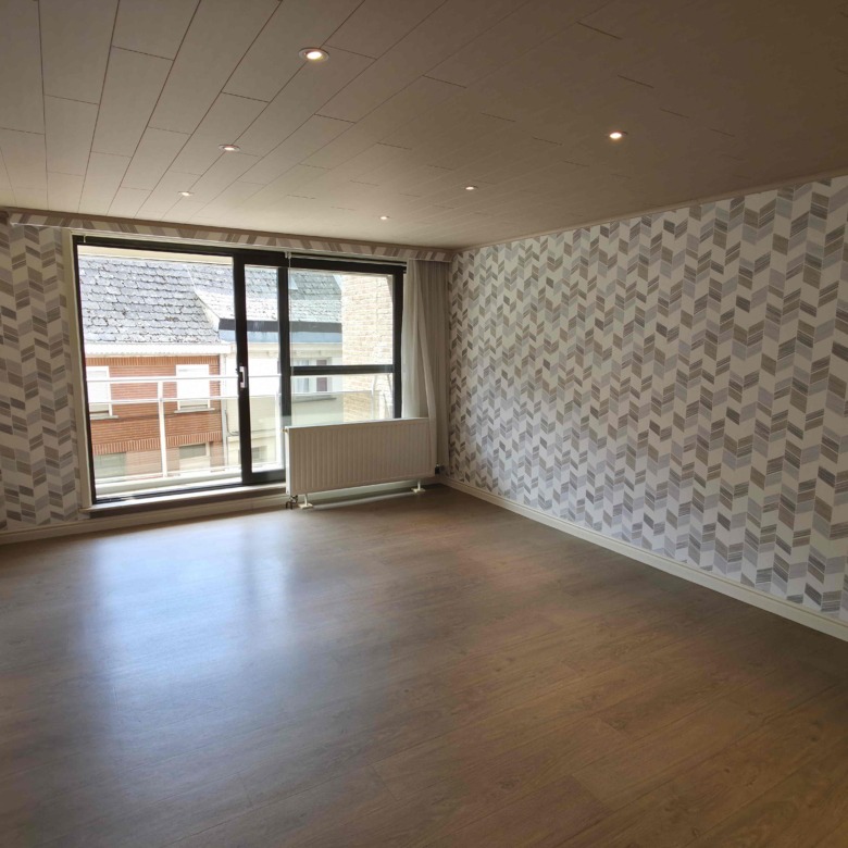 Verzorgd appartement met 2 slpks, groot terras (42 m²!) en garage!