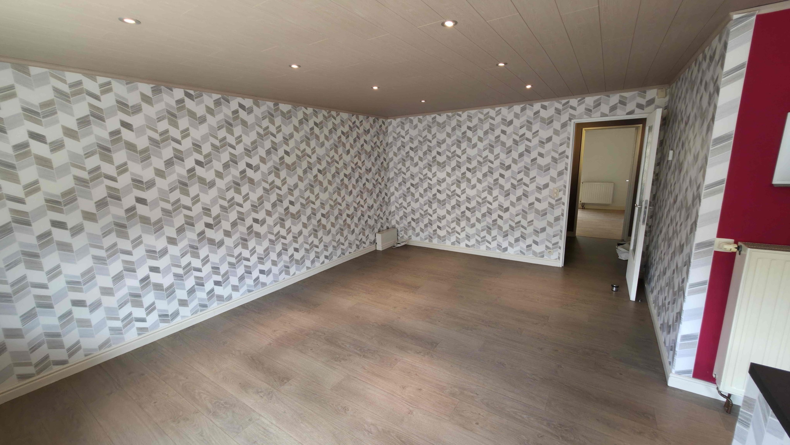 Verzorgd appartement met 2 slpks, groot terras (42 m²!) en garage!