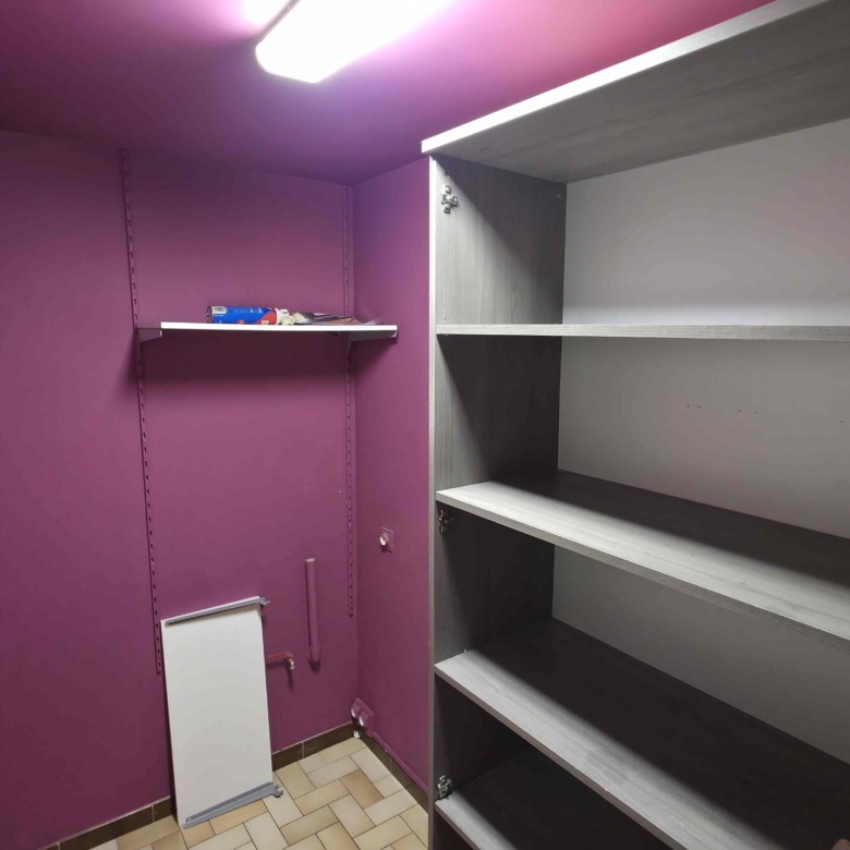 Verzorgd appartement met 2 slpks, groot terras (42 m²!) en garage!