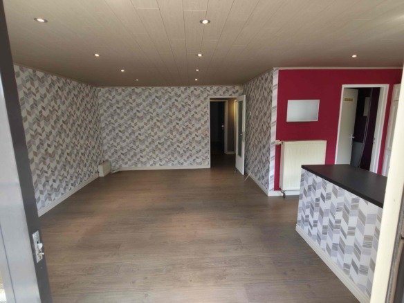 Verzorgd appartement met 2 slpks, groot terras (42 m²!) en garage!