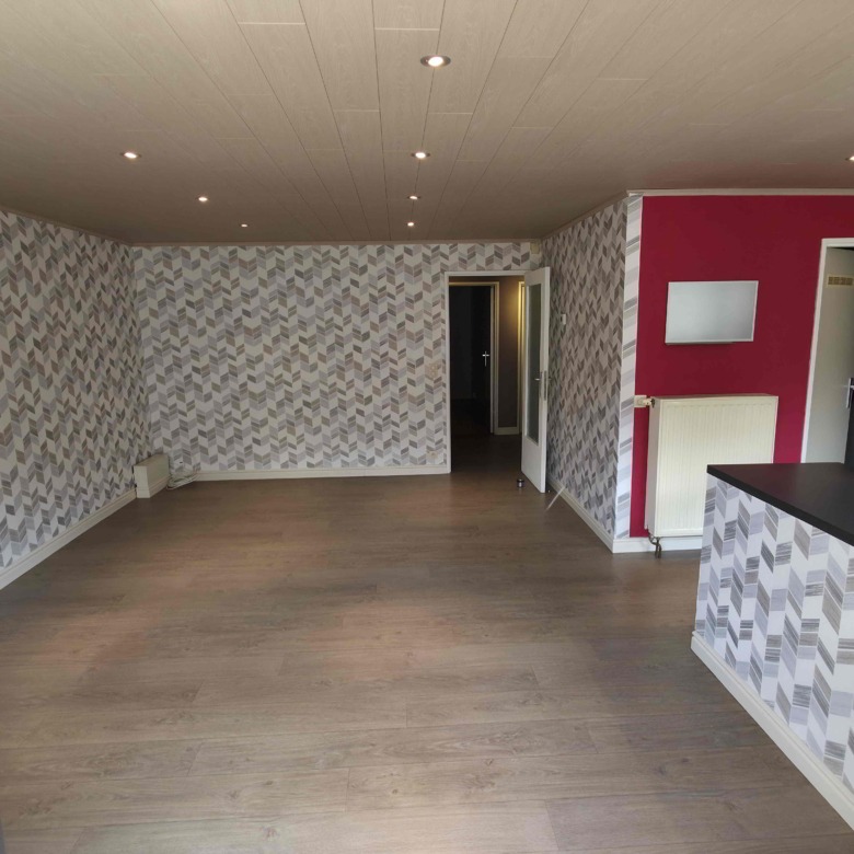 Verzorgd appartement met 2 slpks, groot terras (42 m²!) en garage!