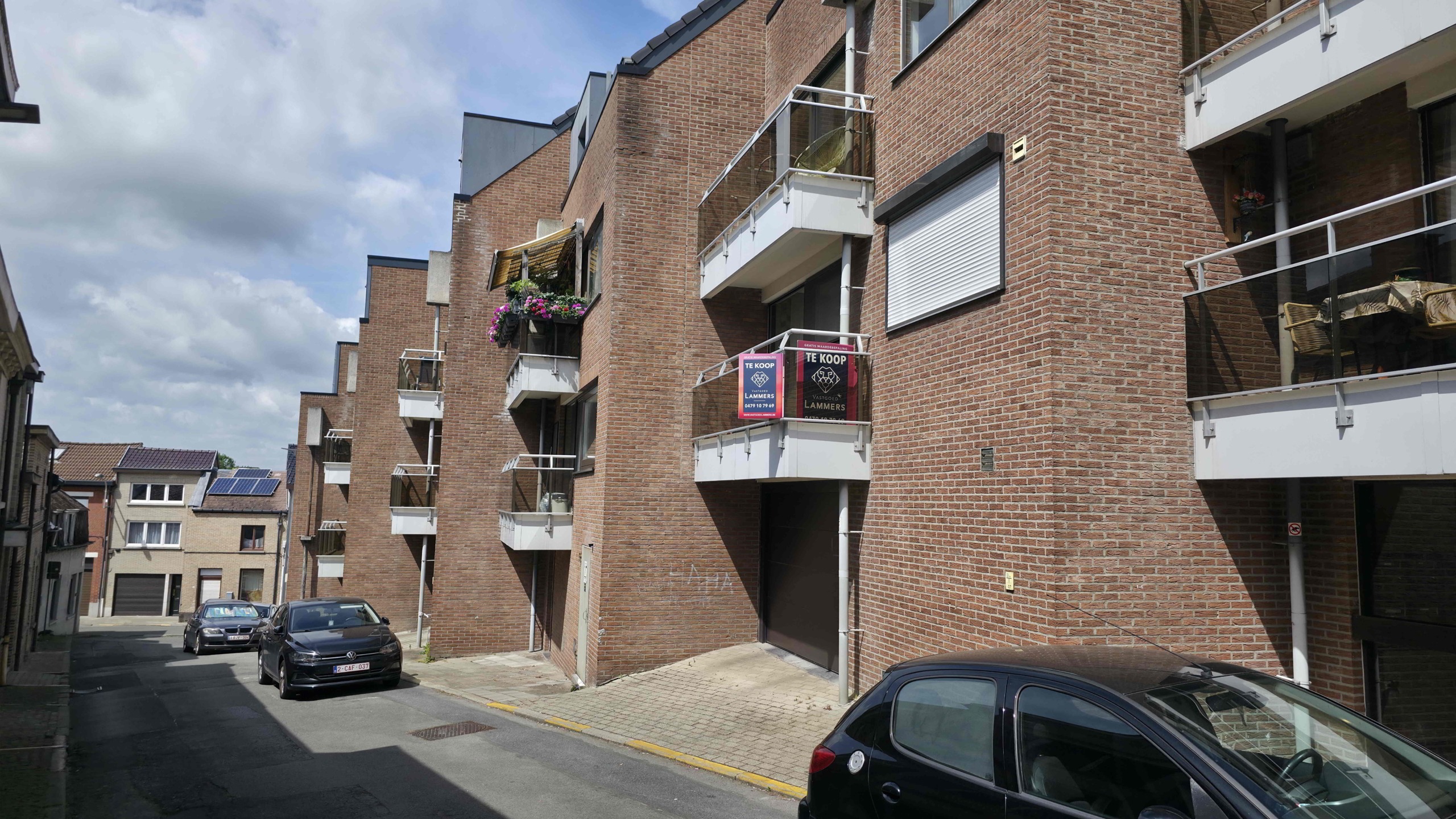 Verzorgd appartement met 2 slpks, groot terras (42 m²!) en garage!