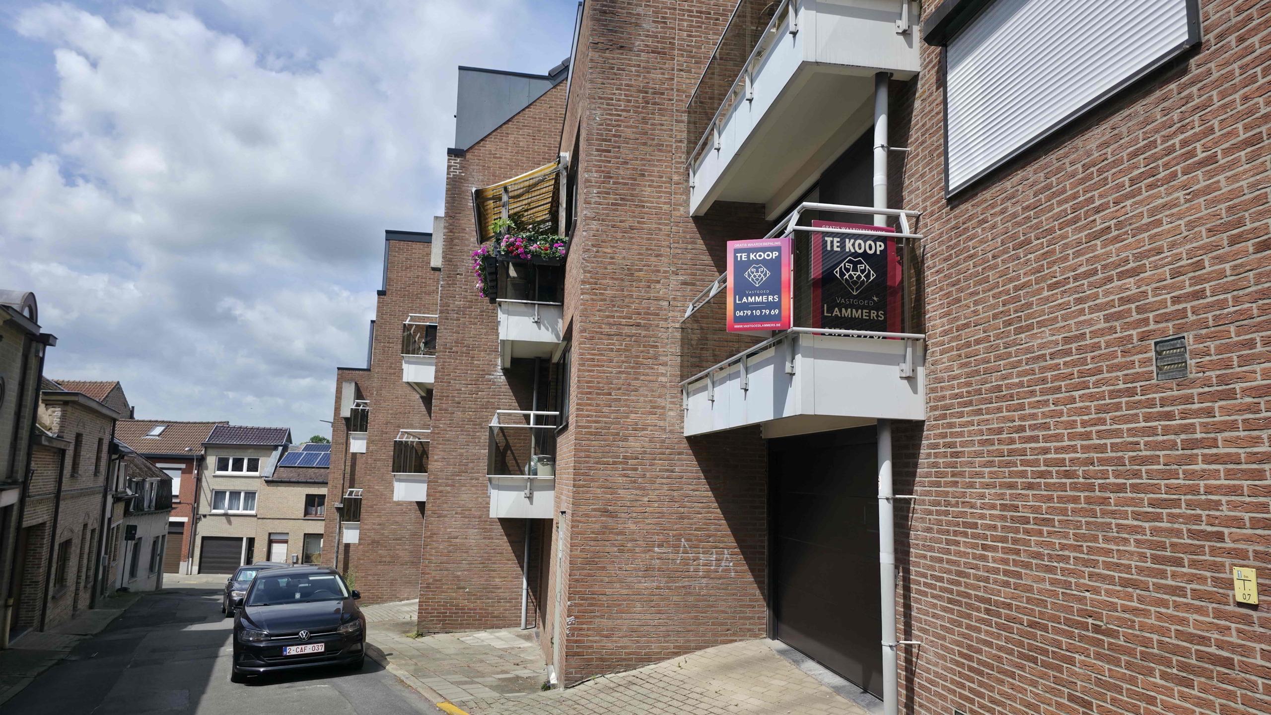 Verzorgd appartement met 2 slpks, groot terras (42 m²!) en garage!