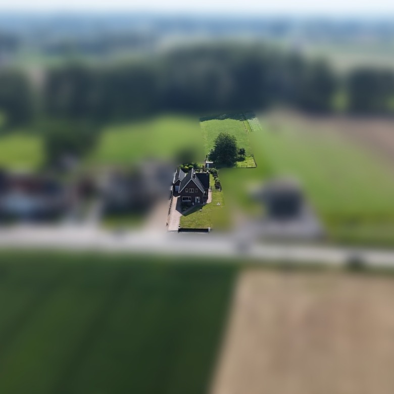 Kloeke open bebouwing met prachtige verzichten en tal van mogelijkheden op toplocatie