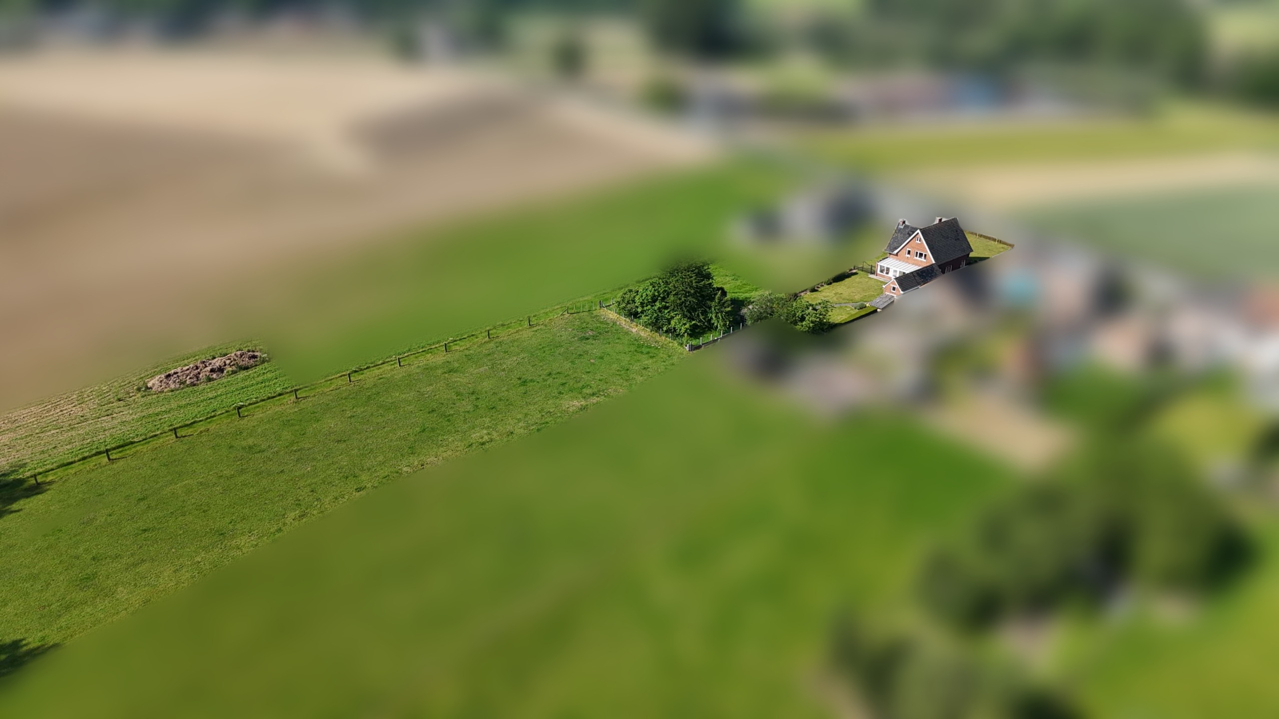 Kloeke open bebouwing met prachtige verzichten en tal van mogelijkheden op toplocatie