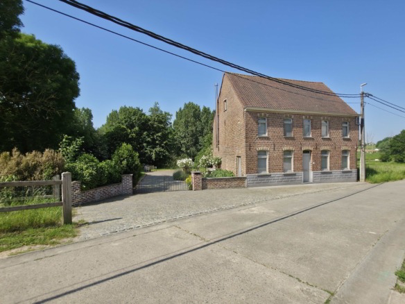 Prachtig en rustig gelegen landelijke woning op 68 are.