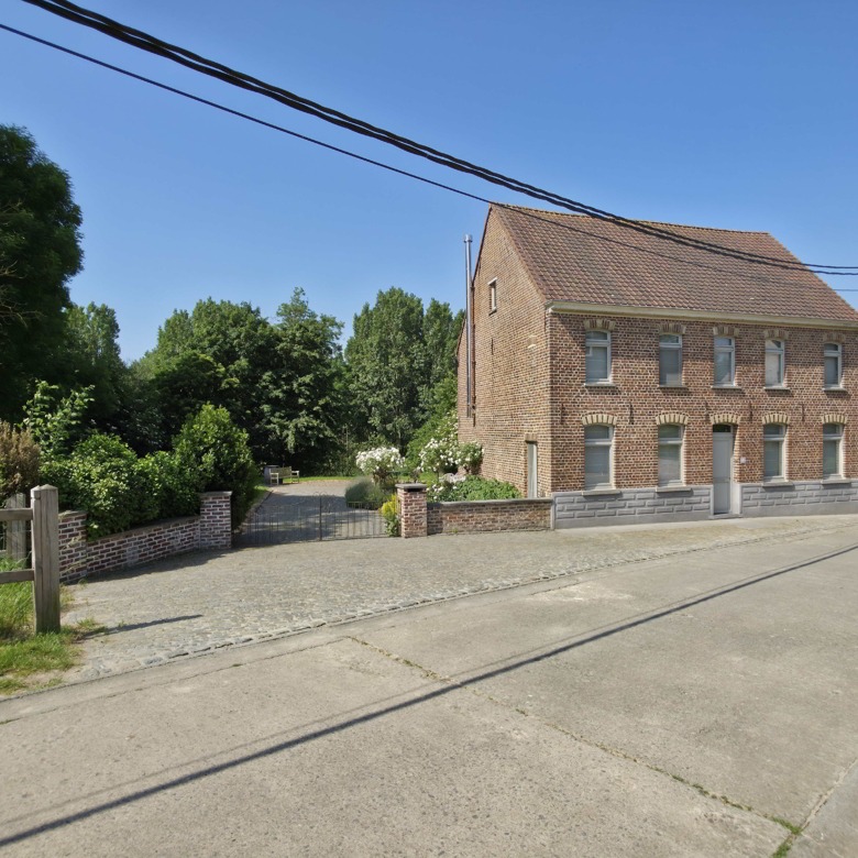 Prachtig en rustig gelegen landelijke woning op 68 are.