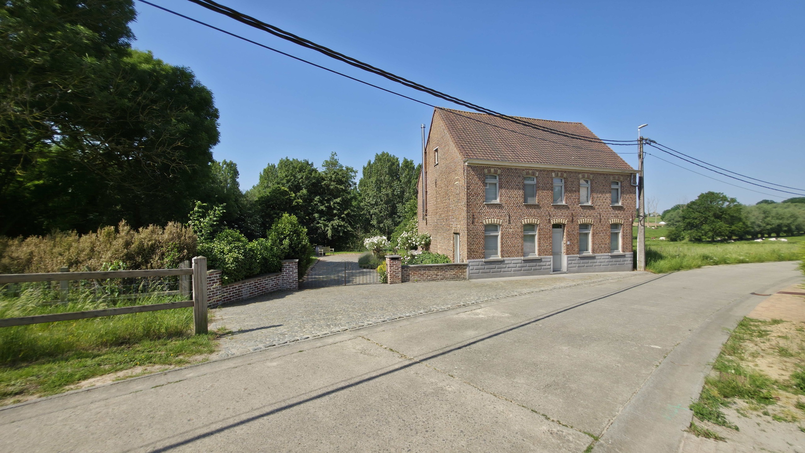 Prachtig en rustig gelegen landelijke woning op 68 are.