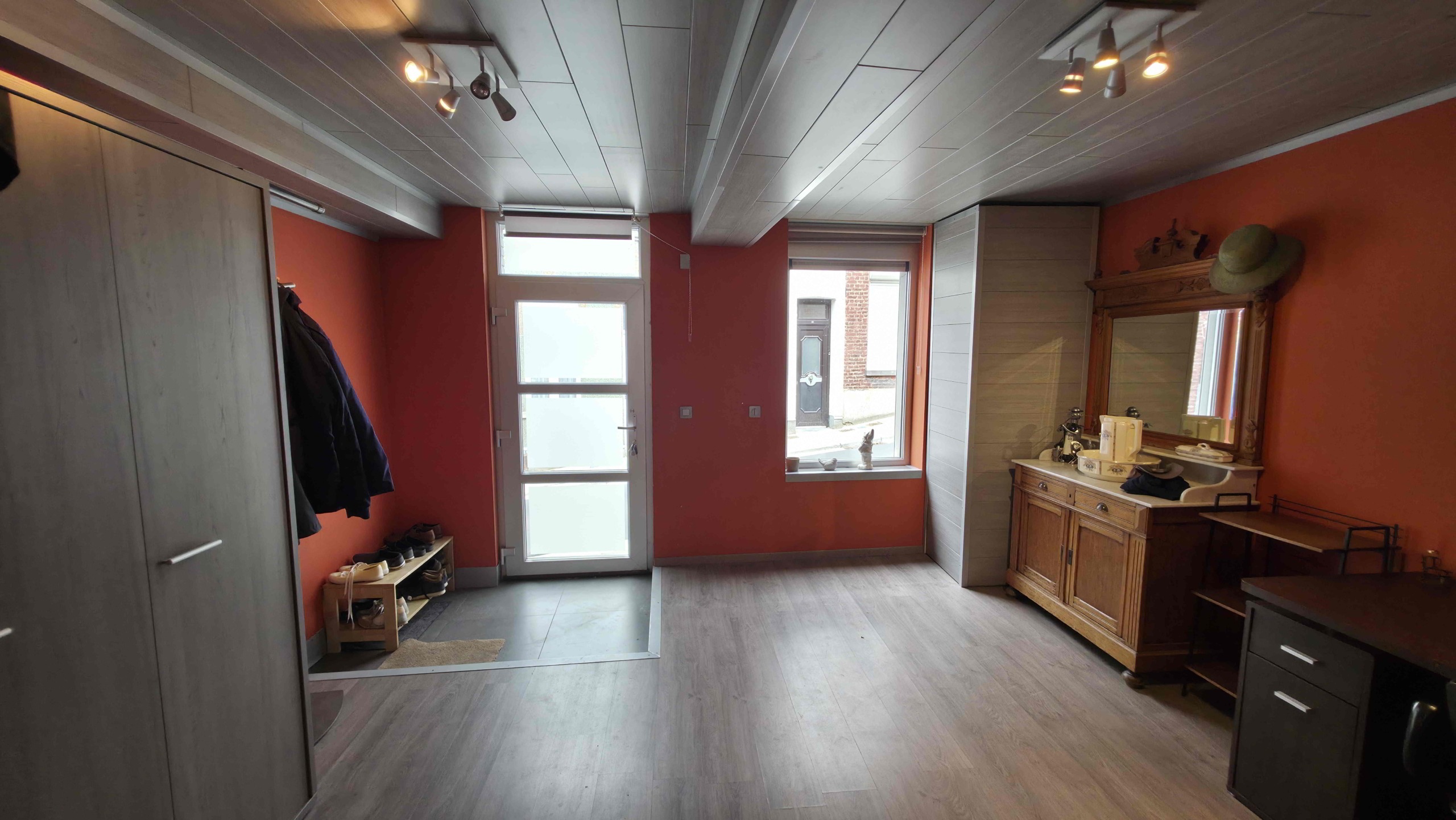 Gezellige instapklare woning met mooie zonnige tuin