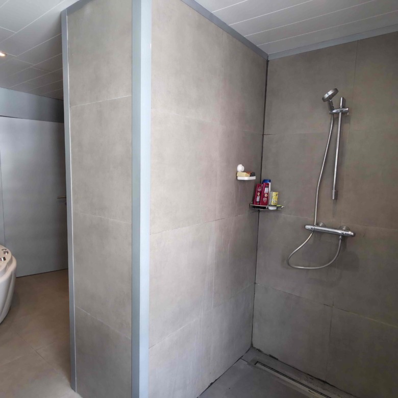 Gezellige instapklare woning met mooie zonnige tuin