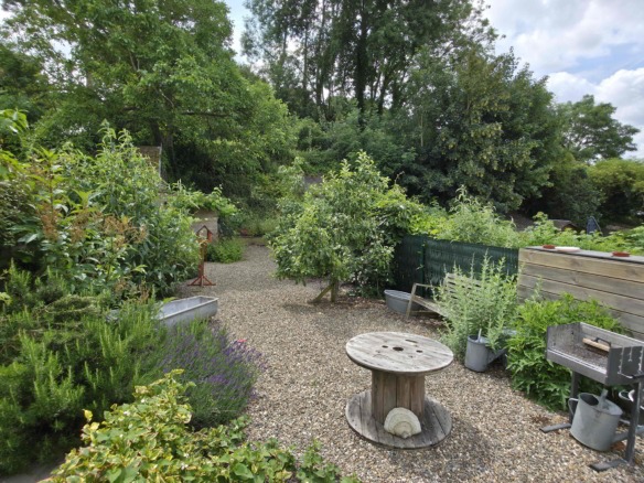 Gezellige instapklare woning met mooie zonnige tuin