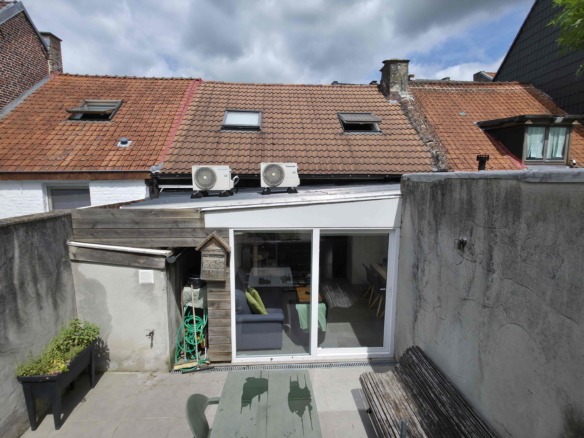 Gezellige instapklare woning met mooie zonnige tuin
