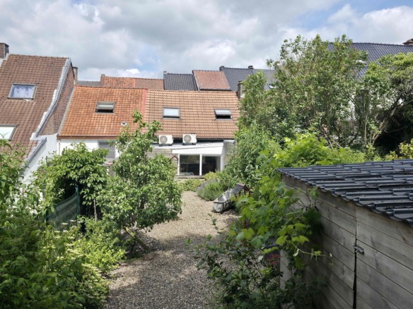 Gezellige instapklare woning met mooie zonnige tuin