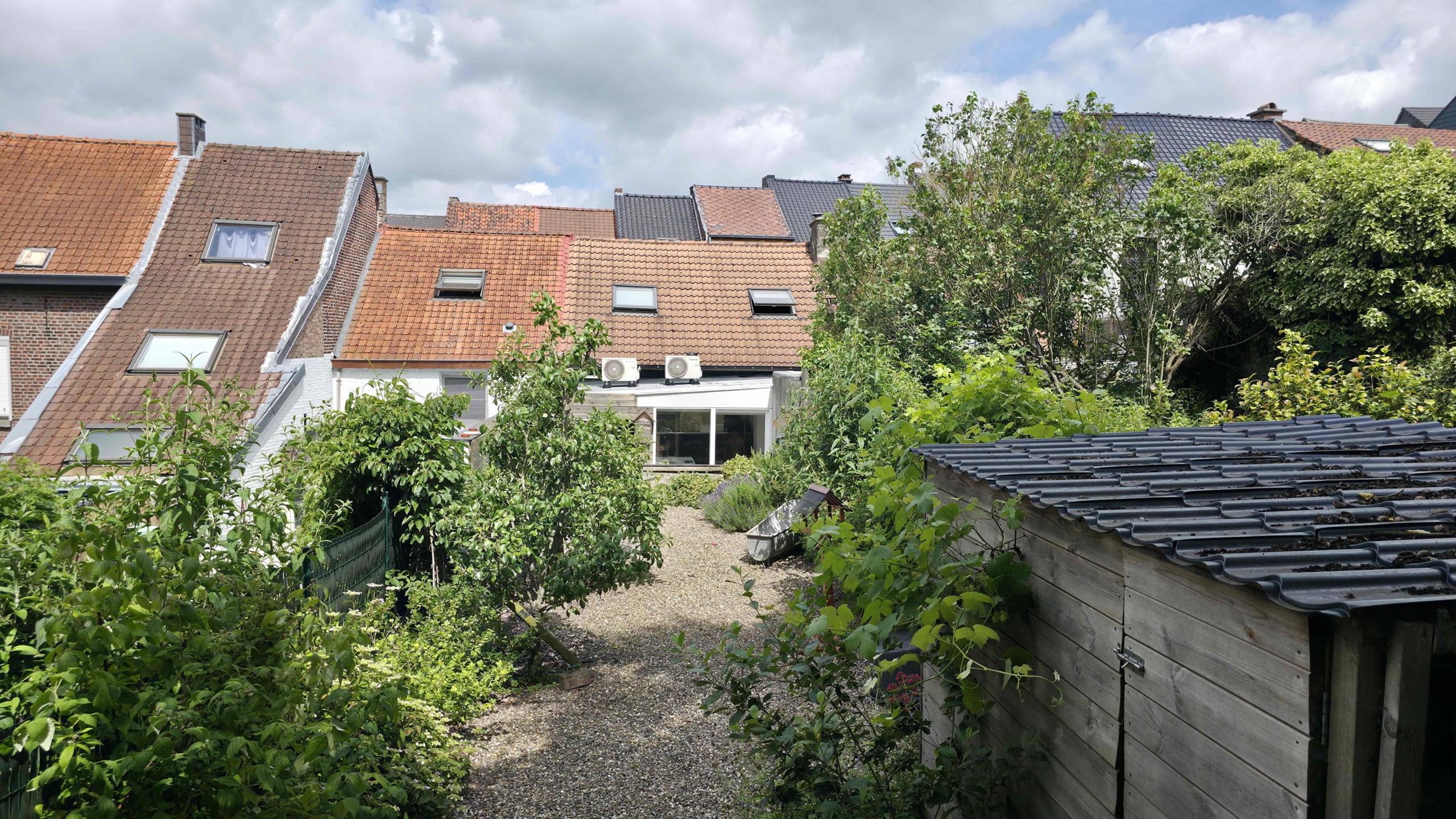 Gezellige instapklare woning met mooie zonnige tuin
