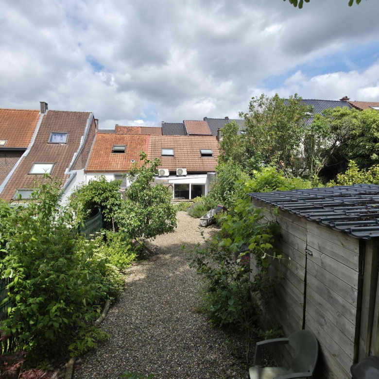 Gezellige instapklare woning met mooie zonnige tuin