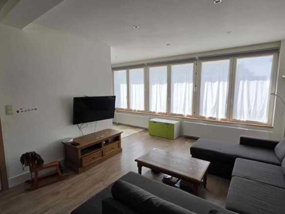 Grote gerenoveerde woning in een groene omgeving nabij het Boelarebos
