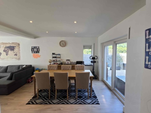 Grote gerenoveerde woning in een groene omgeving nabij het Boelarebos