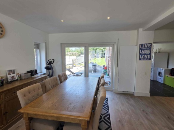 Grote gerenoveerde woning in een groene omgeving nabij het Boelarebos