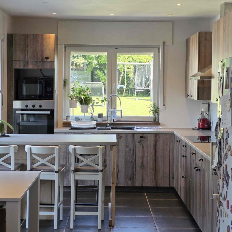 Grote gerenoveerde woning in een groene omgeving nabij het Boelarebos