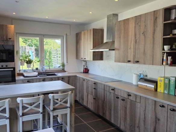 Grote gerenoveerde woning in een groene omgeving nabij het Boelarebos